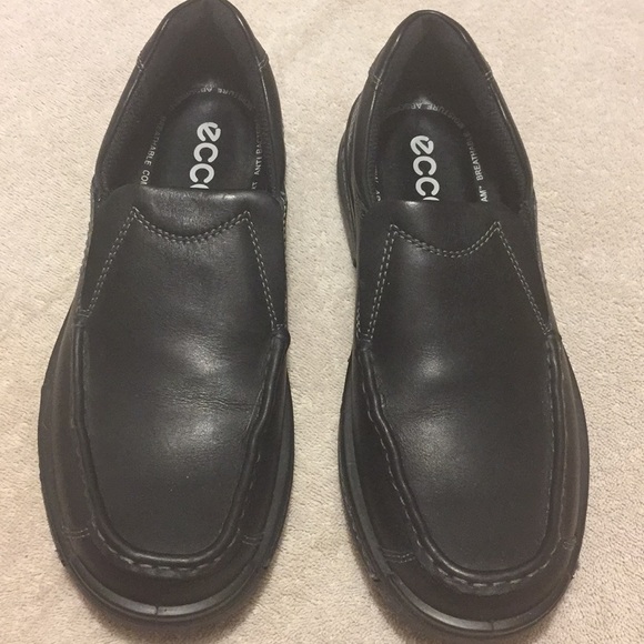 ecco mens black slip on shoes